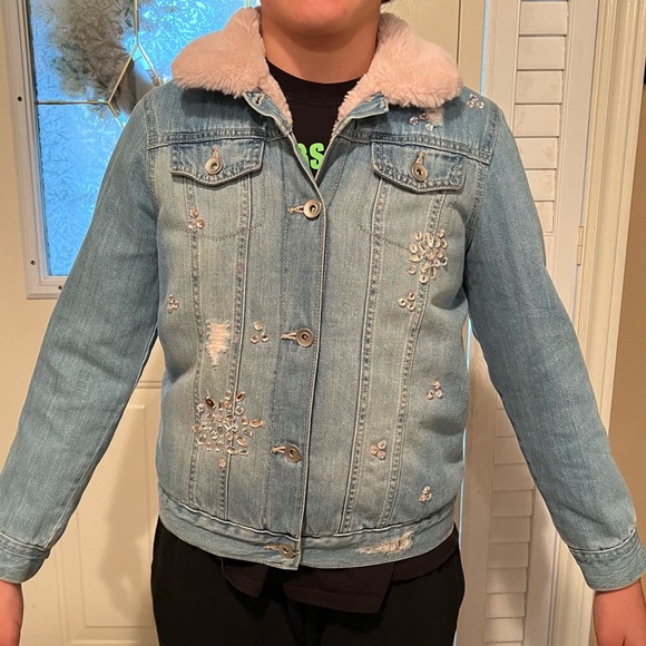 Girls Jean jacket with fur lining - Picture 1 of 6